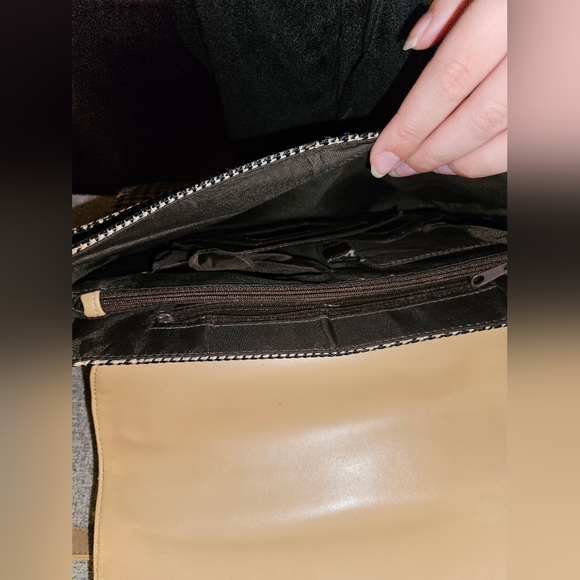 Carryland Purse - Picture 13 of 16